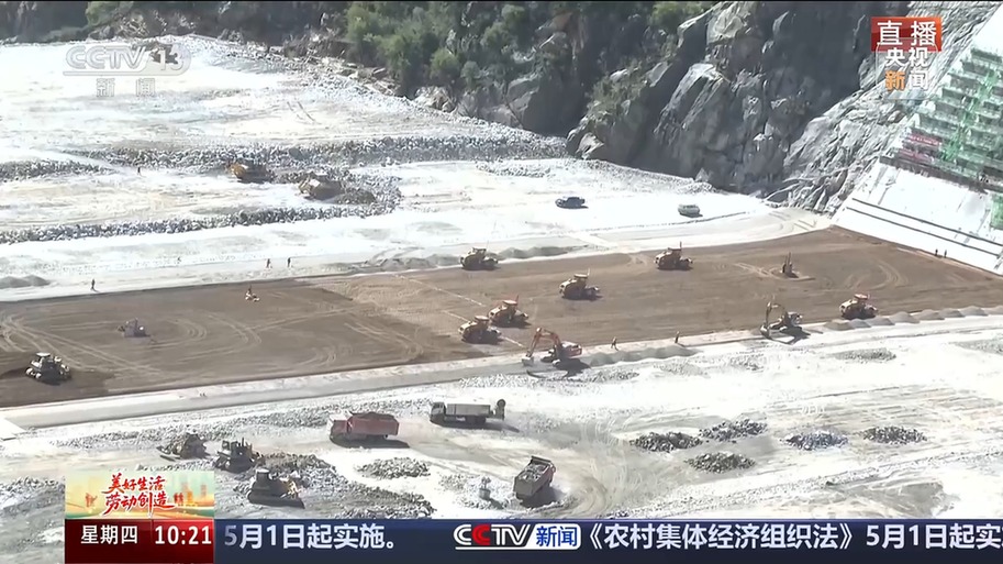世界第一高坝首蓄成功！中国基建把奔腾水流写成“绿色能源诗”
