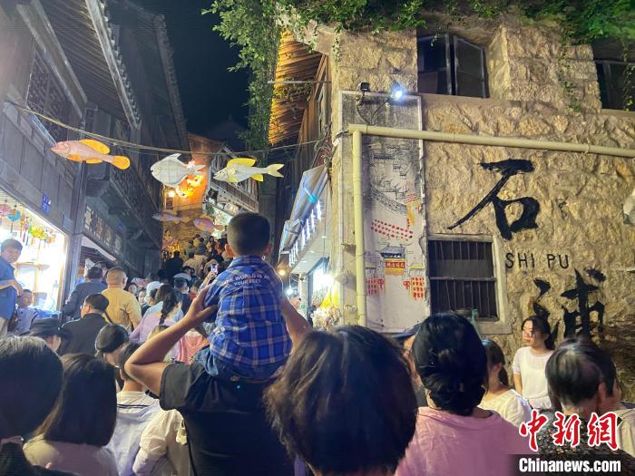 台胞假期写真：忙碌是事业发展的底气