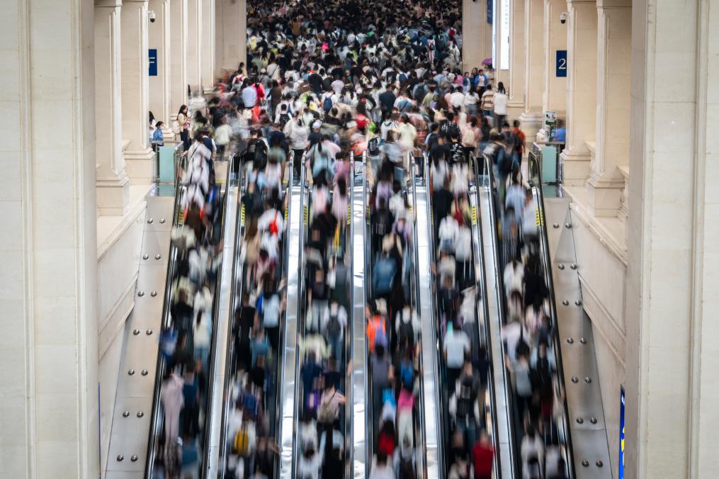 新华视点丨人气旺 市面暖 活力足——2025年“五一”假期盘点
