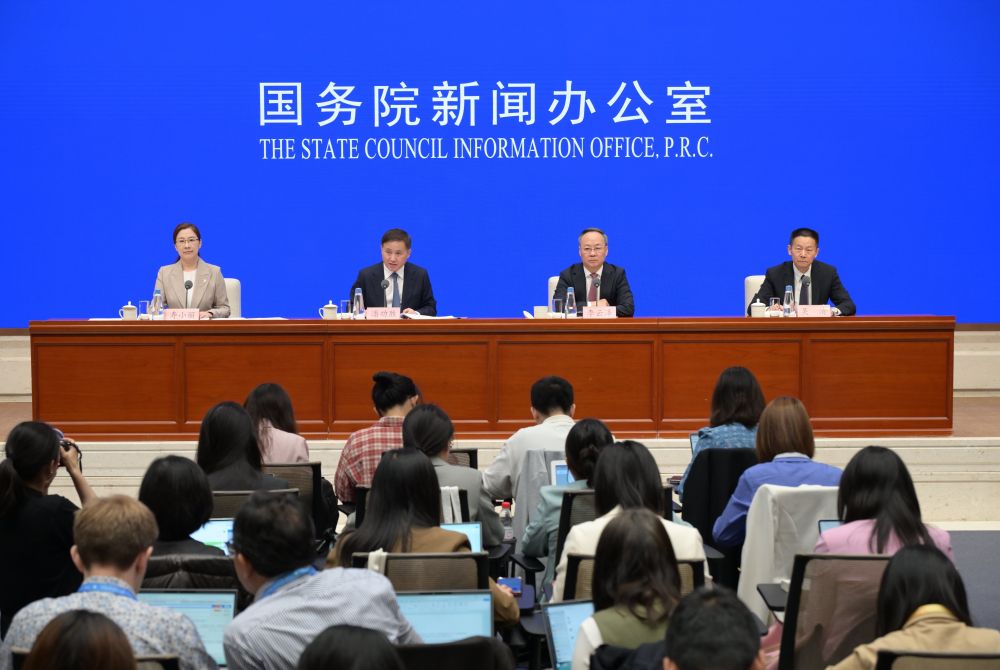 “实招”“硬招”护航民营经济破浪前行