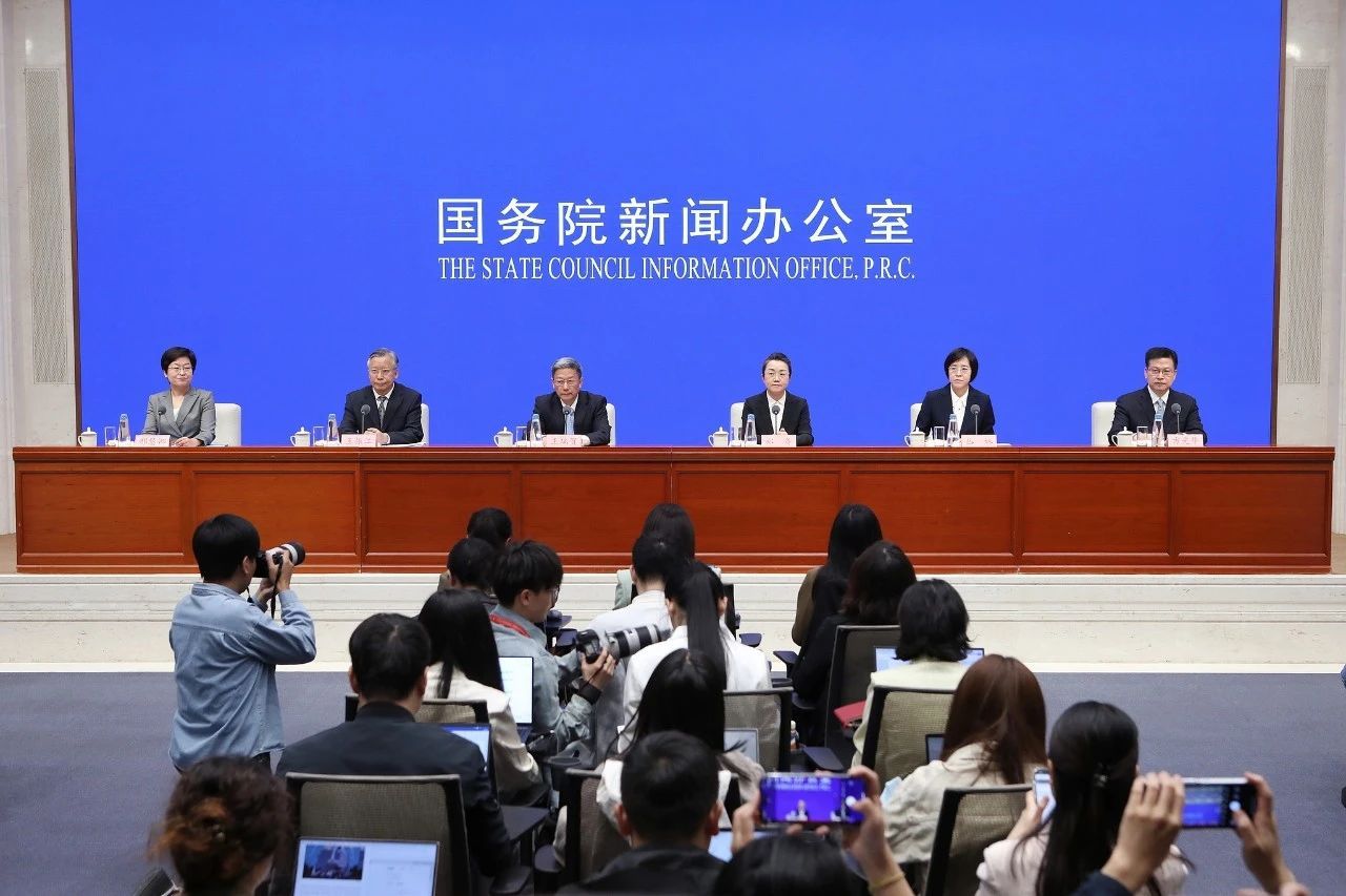 从市场准入、融资、规范执法等方面有力支持民企，这场发布会信息量很大