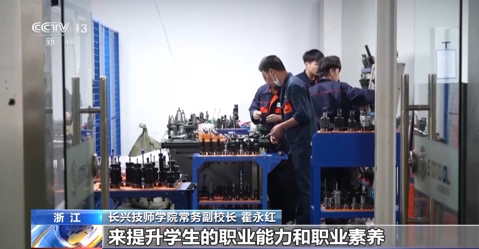 凝心聚力 实干笃行丨招聘会开到商圈里 各地多措并举稳岗扩岗