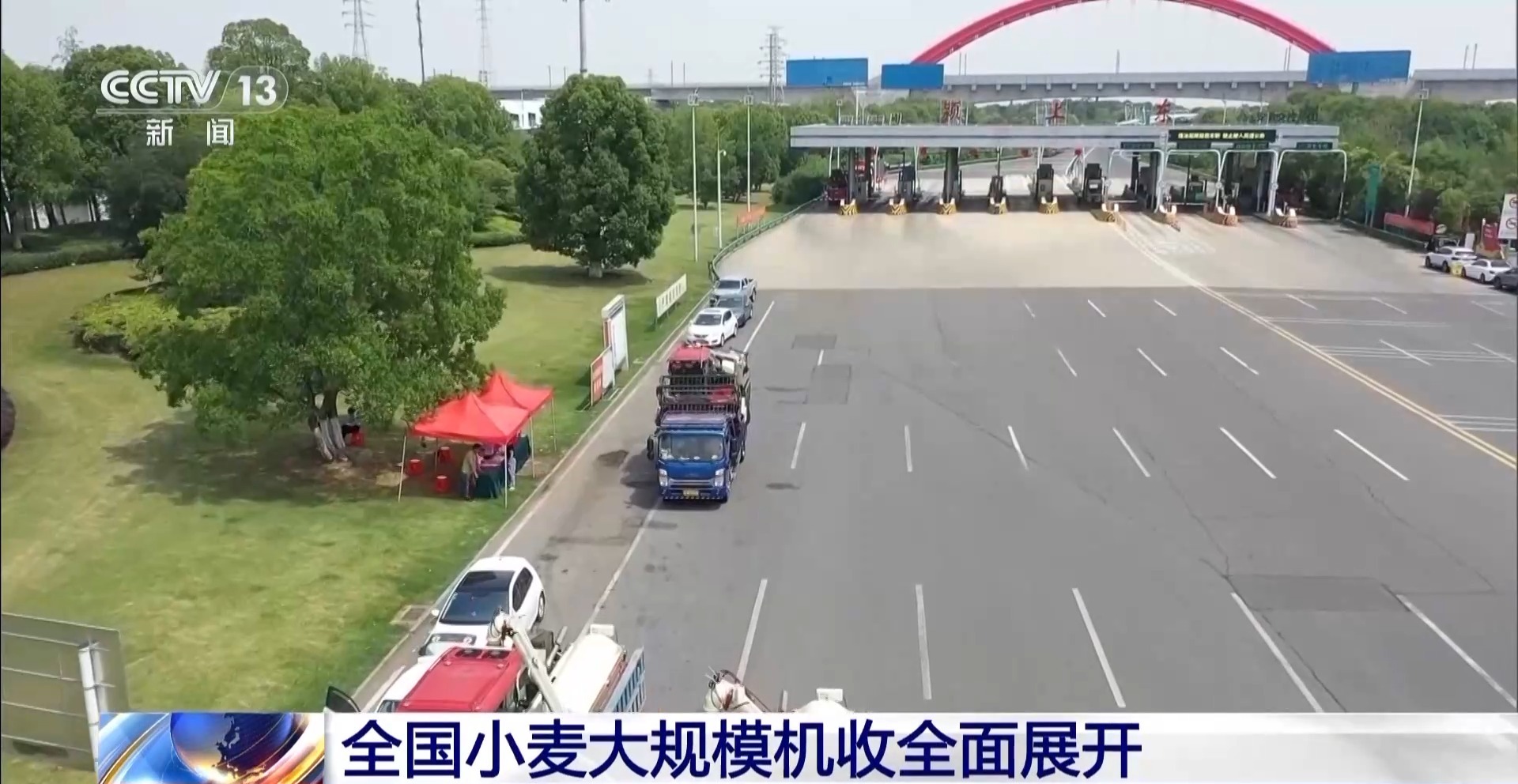 全国夏粮抢收进行时 1700万台套农机具战“三夏”
