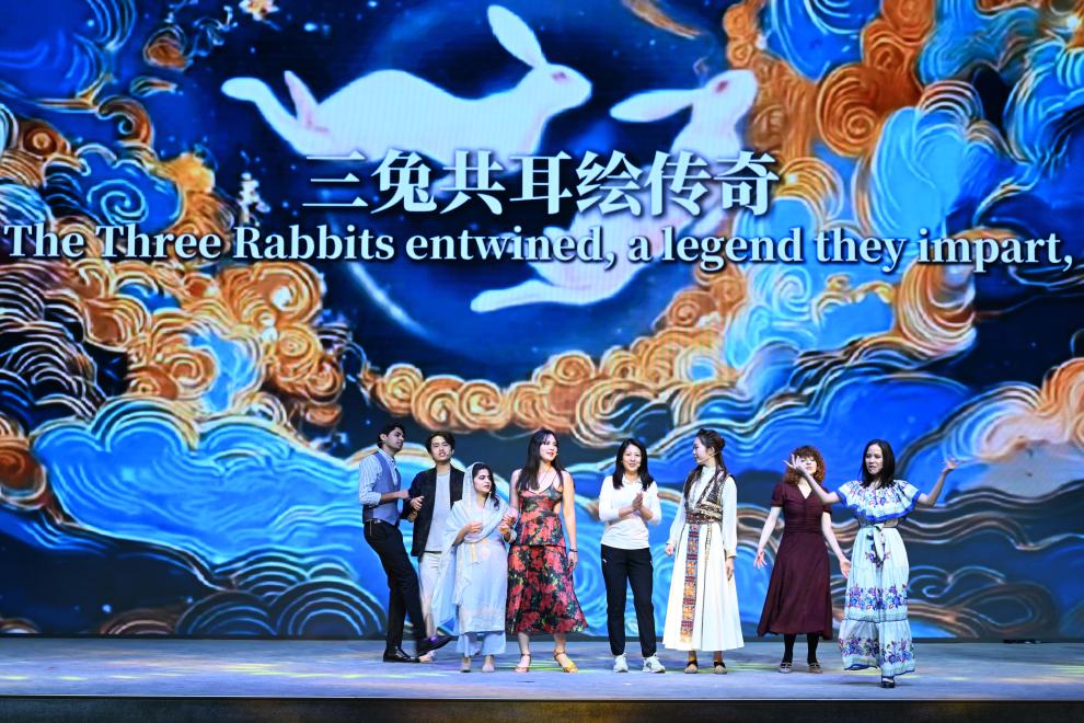 记者手记：敦煌奏响丝路文明互鉴新乐章