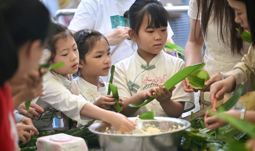 假期出游火 文化味更浓——2025年端午节假期盘点