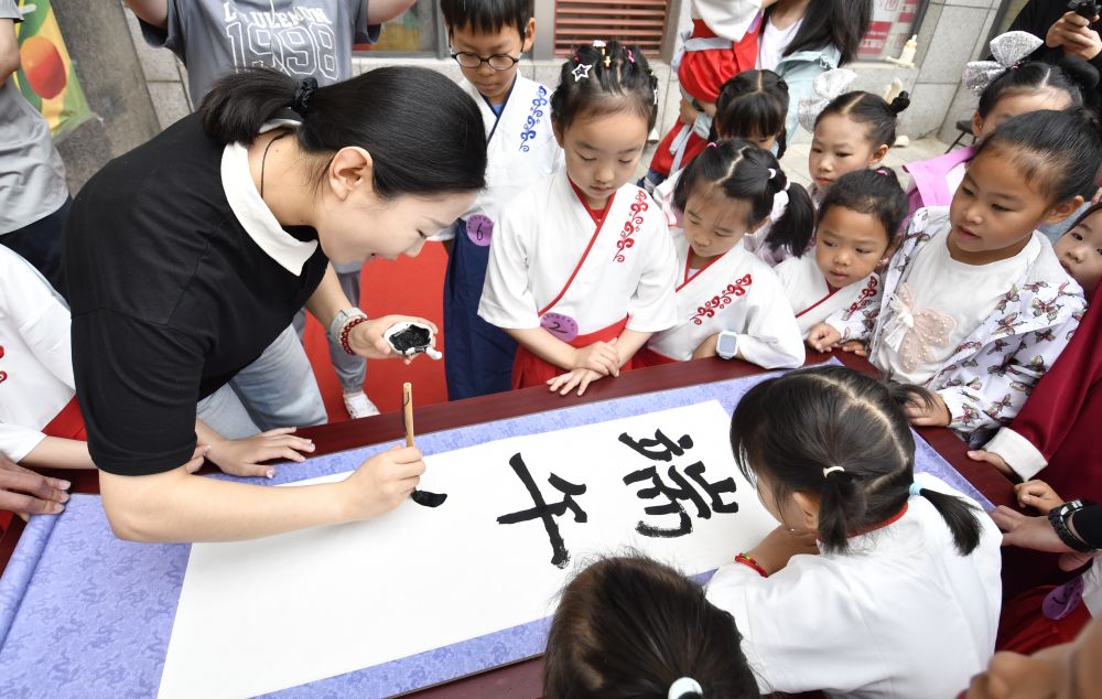 端午遇“六一”点燃文旅融合新活力——2025端午假日经济观察