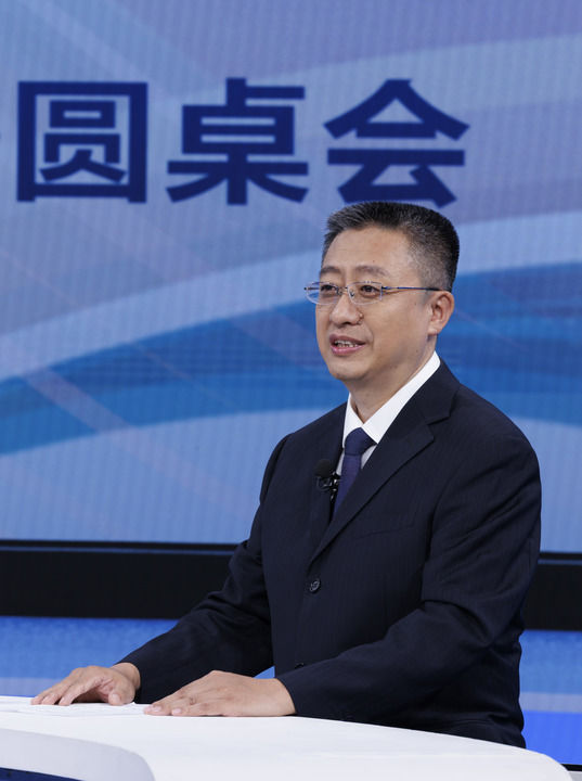 以高质量发展的确定性应对各种不确定性——中国经济圆桌会聚焦“四稳”