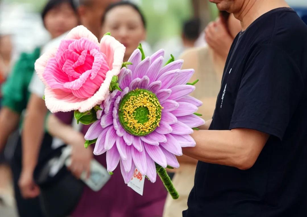 这些高考送考名场面 满满都是仪式感