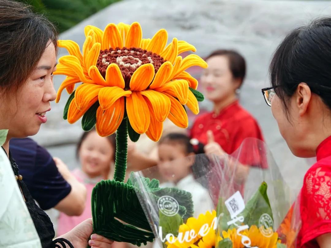 这些高考送考名场面 满满都是仪式感