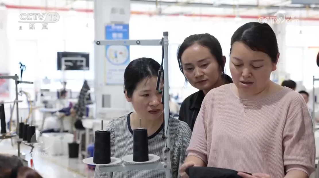 焦点访谈｜探索“15分钟就业服务圈” 各地交出家门口就业的亮眼答卷