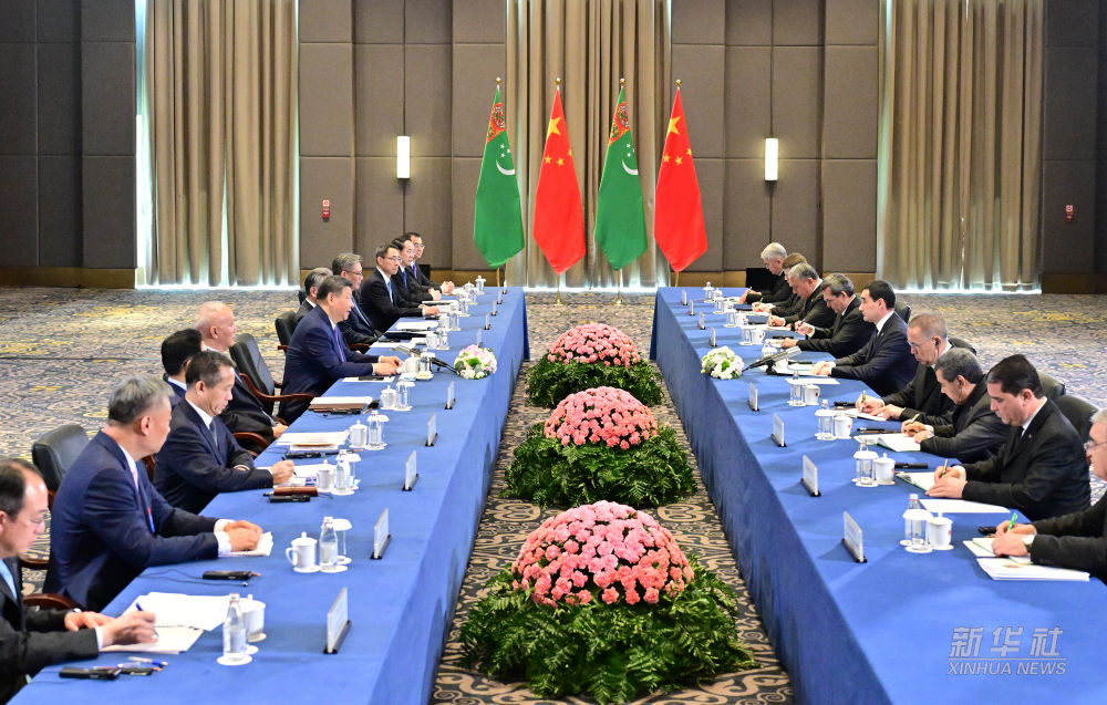 习近平会见土库曼斯坦总统别尔德穆哈梅多夫