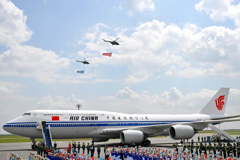 习主席在阿斯塔纳的精彩瞬间