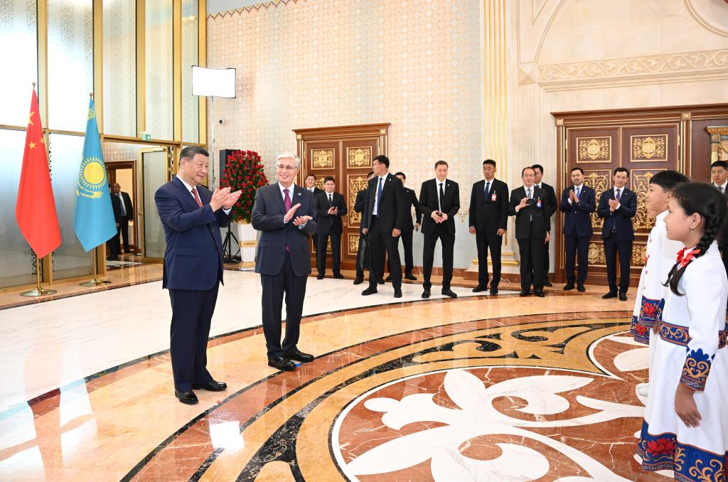 习主席在阿斯塔纳的精彩瞬间