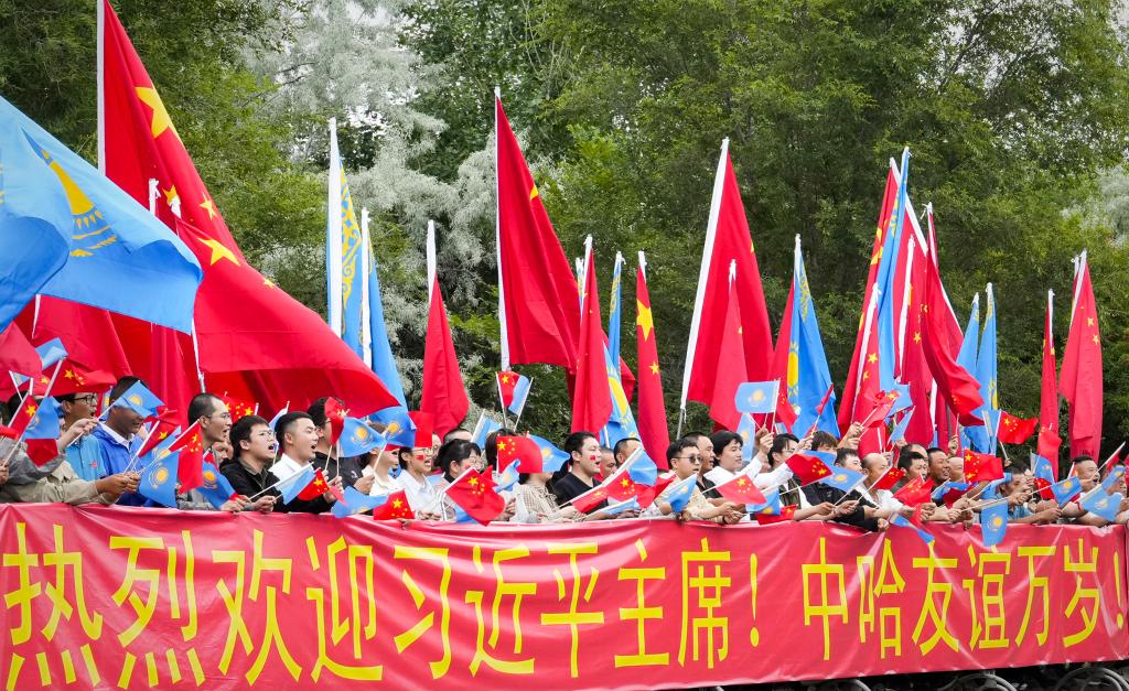 习主席在阿斯塔纳的精彩瞬间