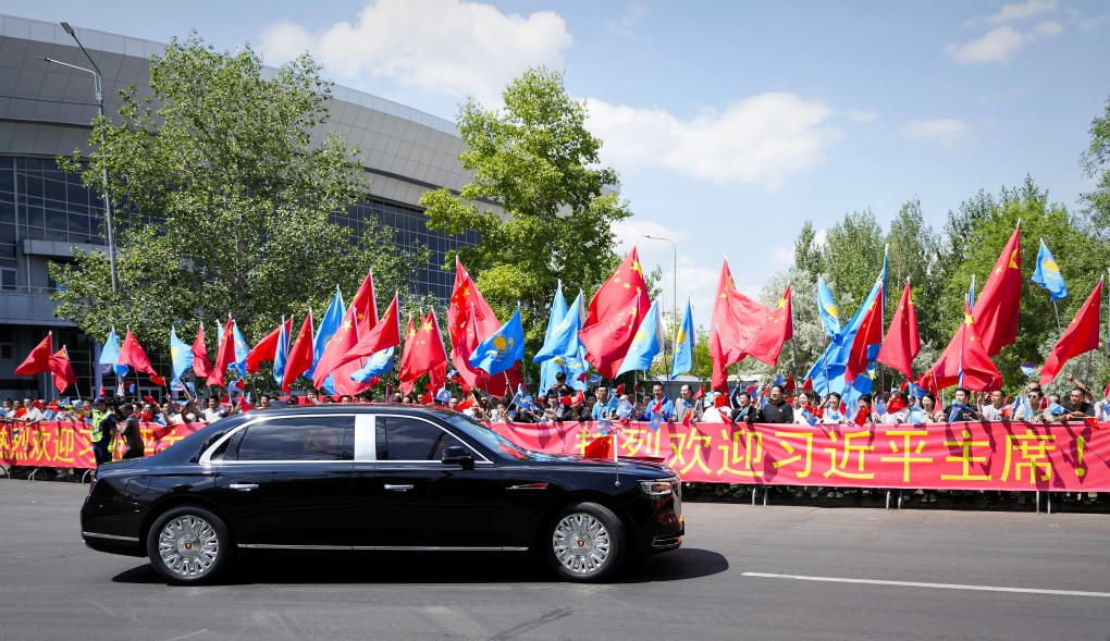 习主席在阿斯塔纳的精彩瞬间