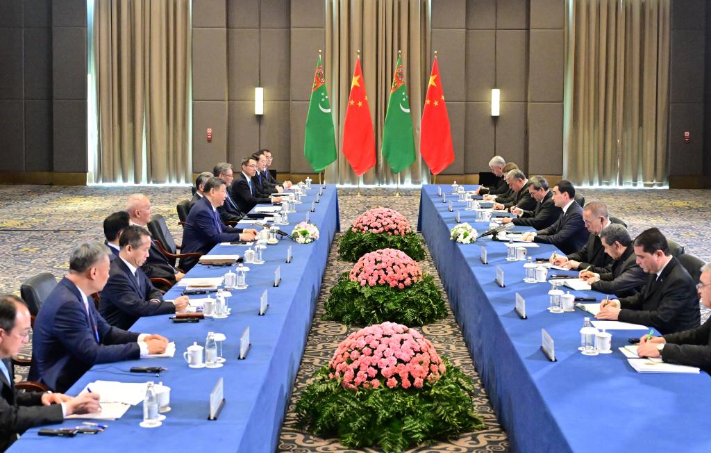 习主席在阿斯塔纳的精彩瞬间