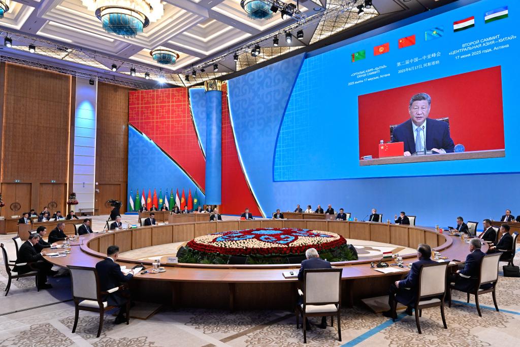 习主席在阿斯塔纳的精彩瞬间