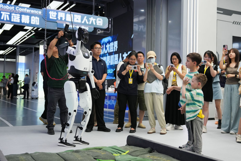 活力中国调研行｜向“智”！中国机器人“跑”起来