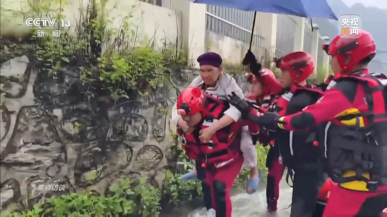 焦点访谈丨汛情如令 他们在狂风暴雨中逆行