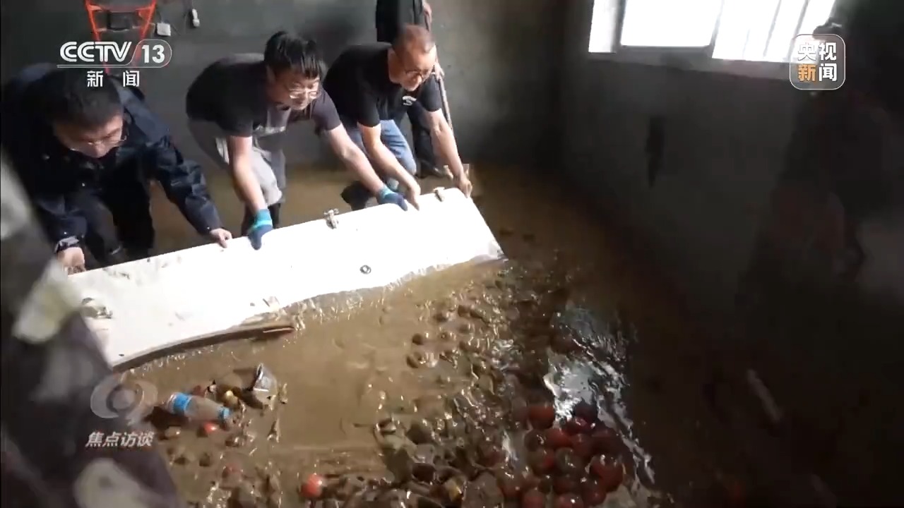 焦点访谈丨汛情如令 他们在狂风暴雨中逆行