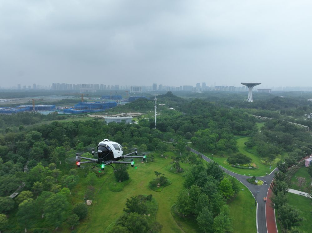 “穿越”场景看消费｜“穿越”城市公园看低空消费新场景