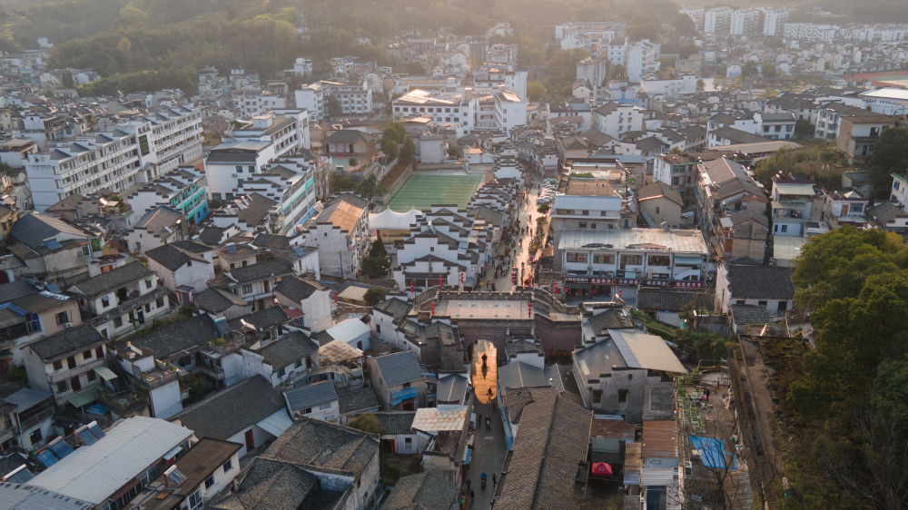 “穿越”场景看消费｜“穿越”徽州古城看文旅消费新业态