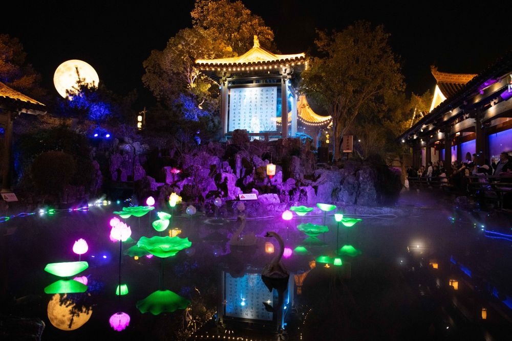 “穿越”场景看消费｜“穿越”徽州古城看文旅消费新业态