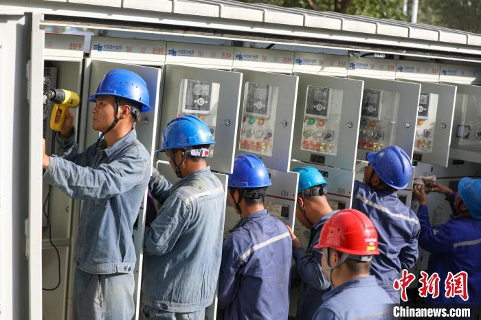 5000余人昼夜鏖战 贵州受洪灾严重三县全部恢复供电
