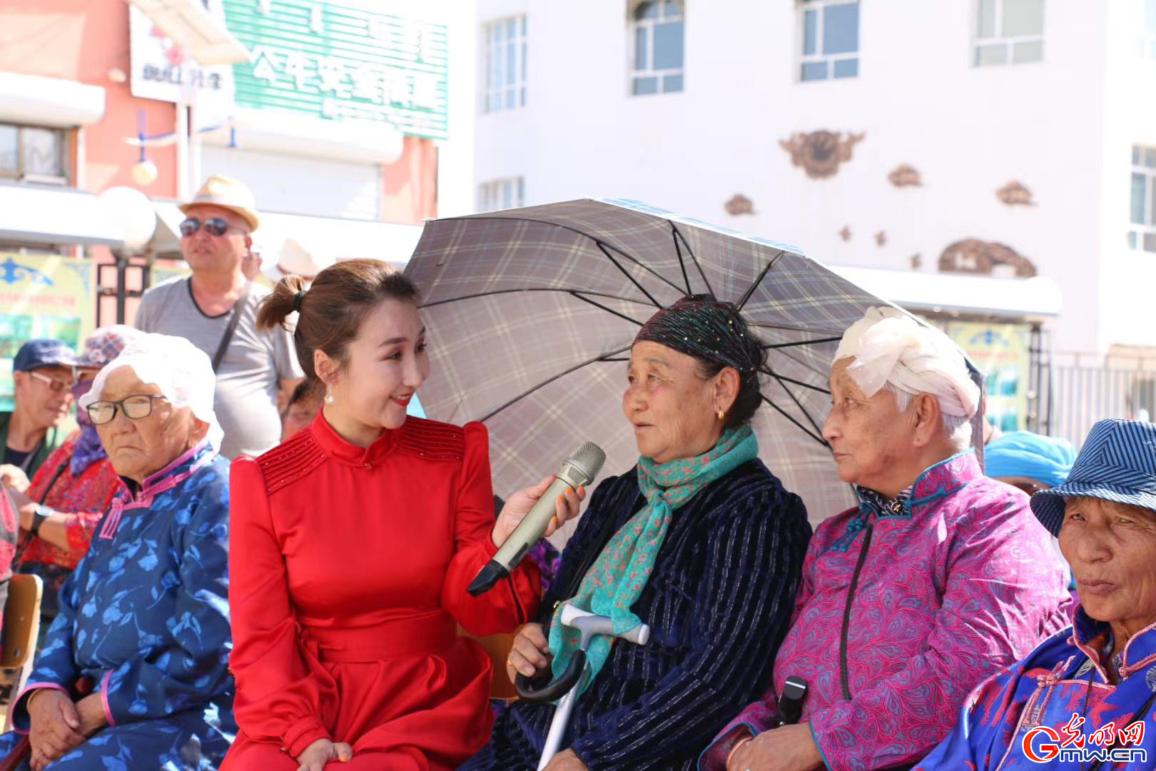 【赴西部，时代青年新舞台】“草原上，太酷啦！”