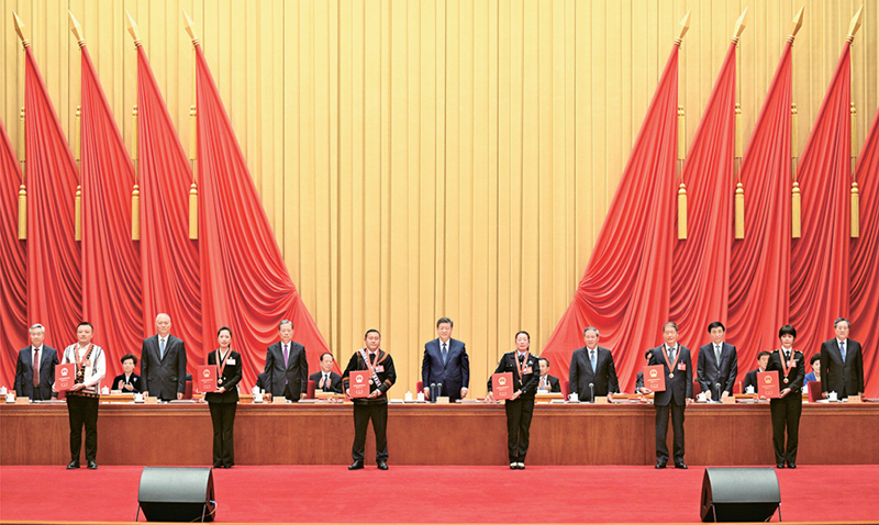 团结奋斗是中国人民创造历史伟业的必由之路