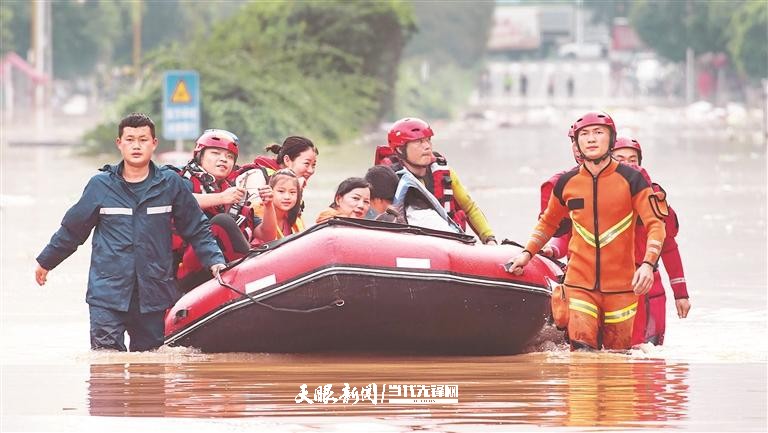 “他们身先士卒，我们就义无反顾”｜从抗洪抢险到灾后重建，党员干部始终冲锋在前让群众信心倍增