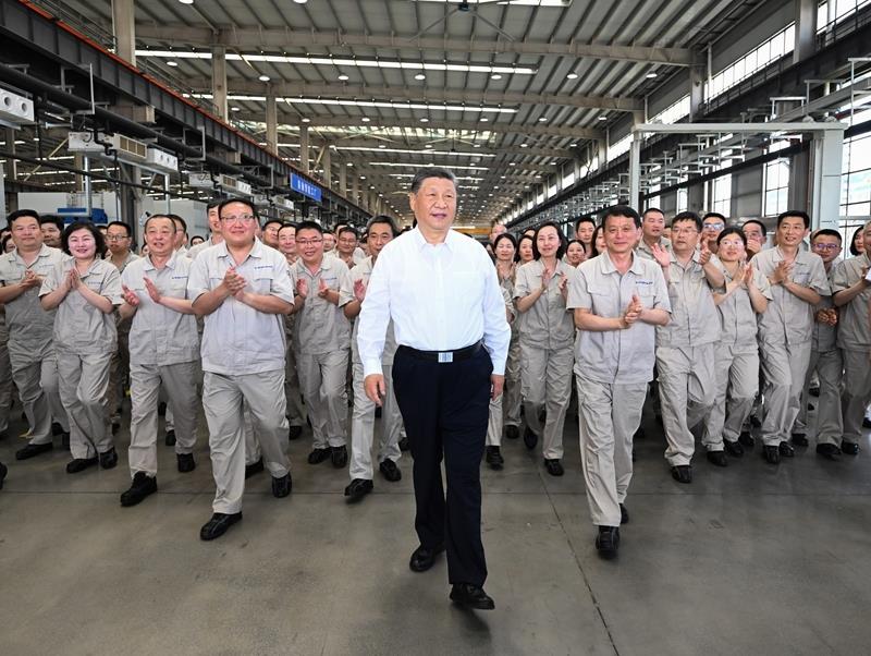 时政微观察丨砥柱中流 风华正茂