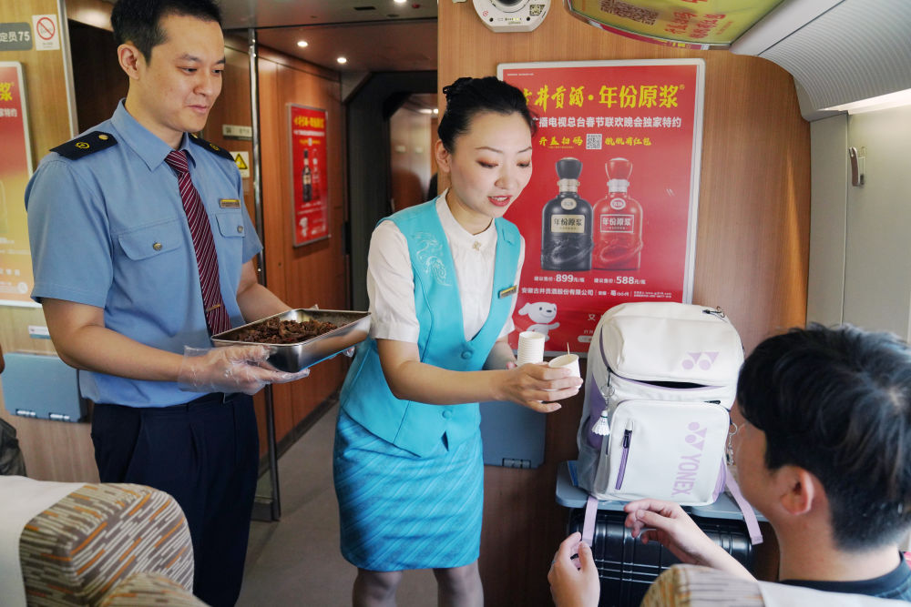赋能文旅消费 助力暑期经济——各地各部门服务暑运一线见闻