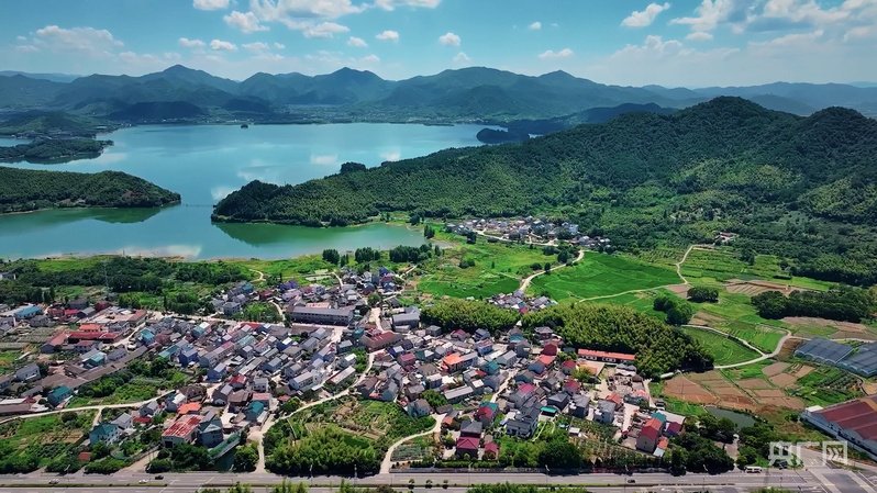 《沿着纬度听中国》：扫描中国肌理 治愈系地理人文纪录片创新表达