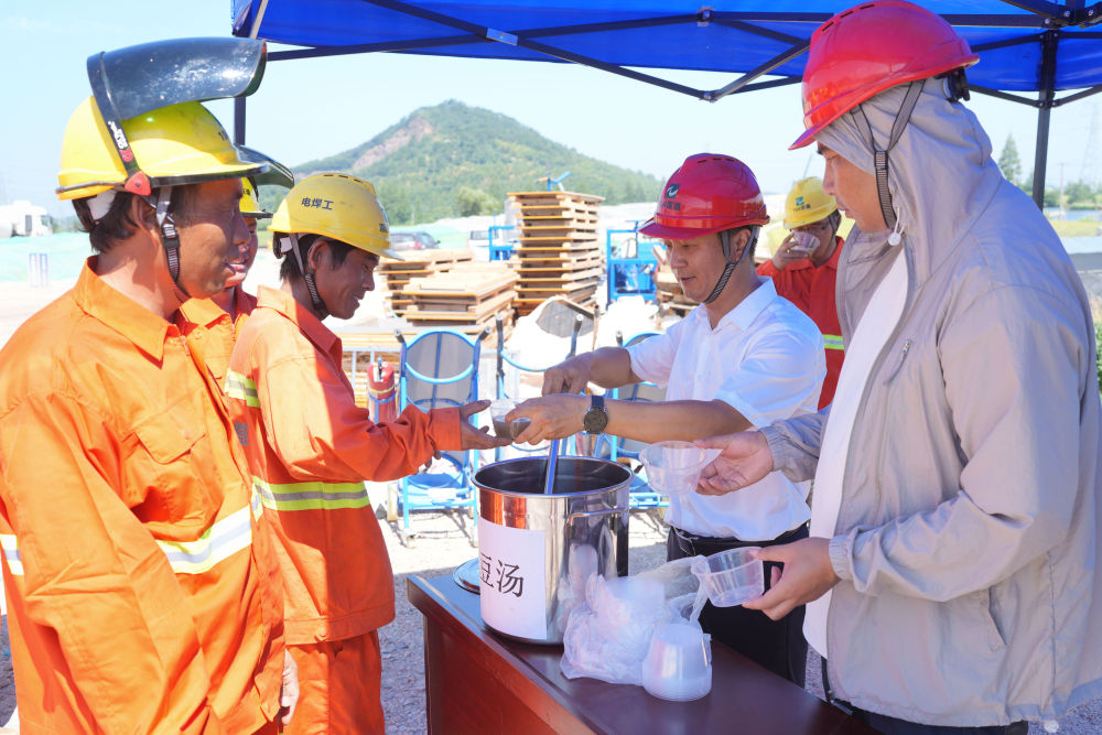 应对持续高温天气 各地多举措稳生产保民生