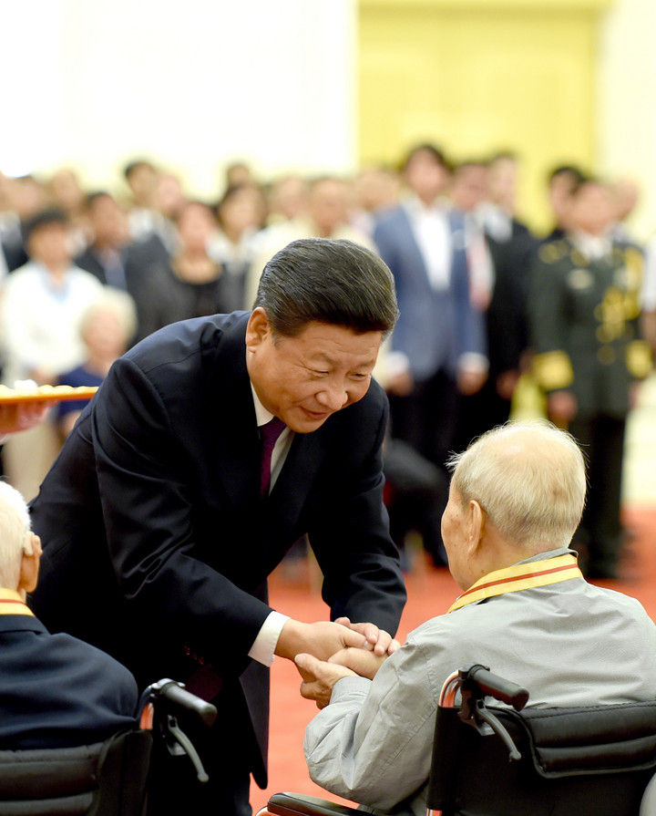 镜观·领航｜深情致敬英雄 擎举民族精神