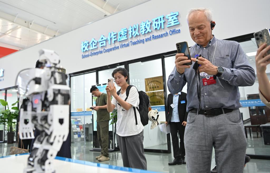“没有比生活在友谊中更美好的事”——上合之“舟”扬帆起航通民心、惠民生