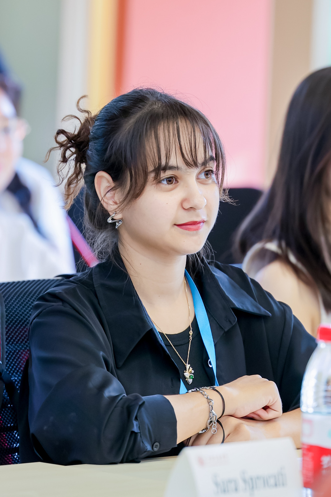 欧美名校学生代表：中国比我听说的安全很多、干净很多