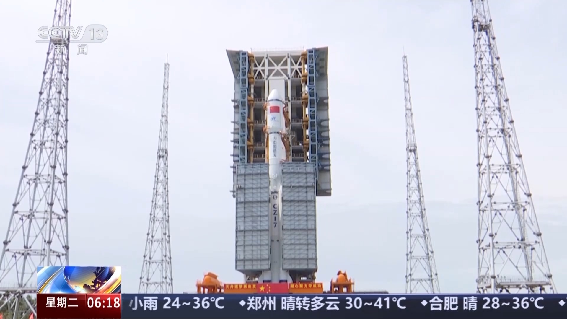 新款航天服、健身器材……天舟九号“太空包裹”里装了啥？