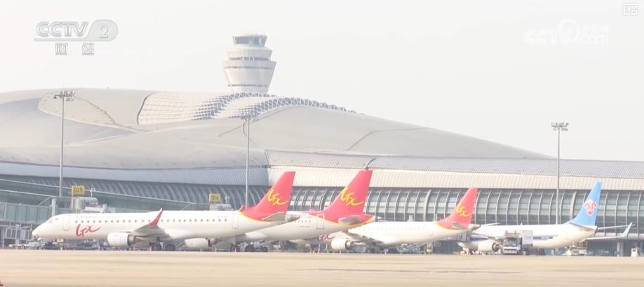 暑运民航市场火热：全国机场客流激增 多样化服务提升旅客出行体验