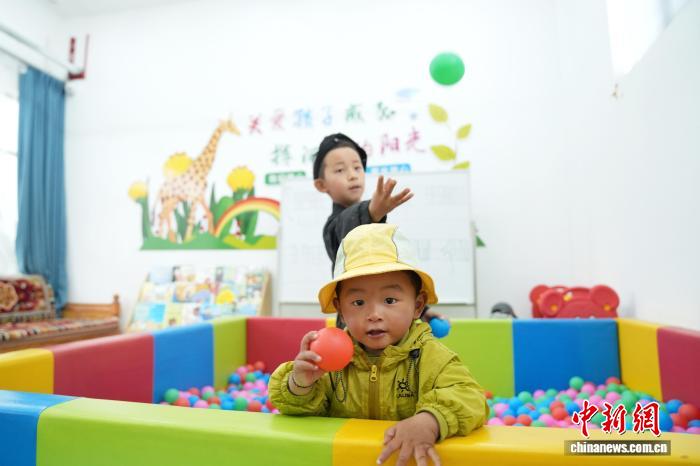 （辉煌60载 魅力新西藏）西藏农村的养老托幼之道