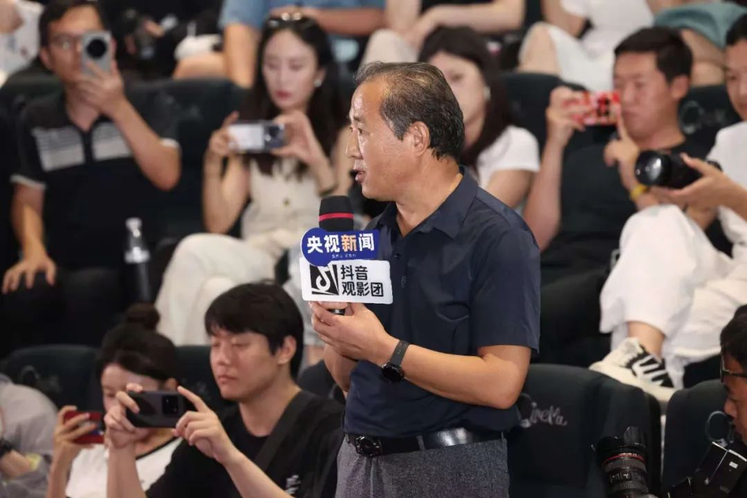 当这些照片“活”起来，央视新闻观影团哭了……