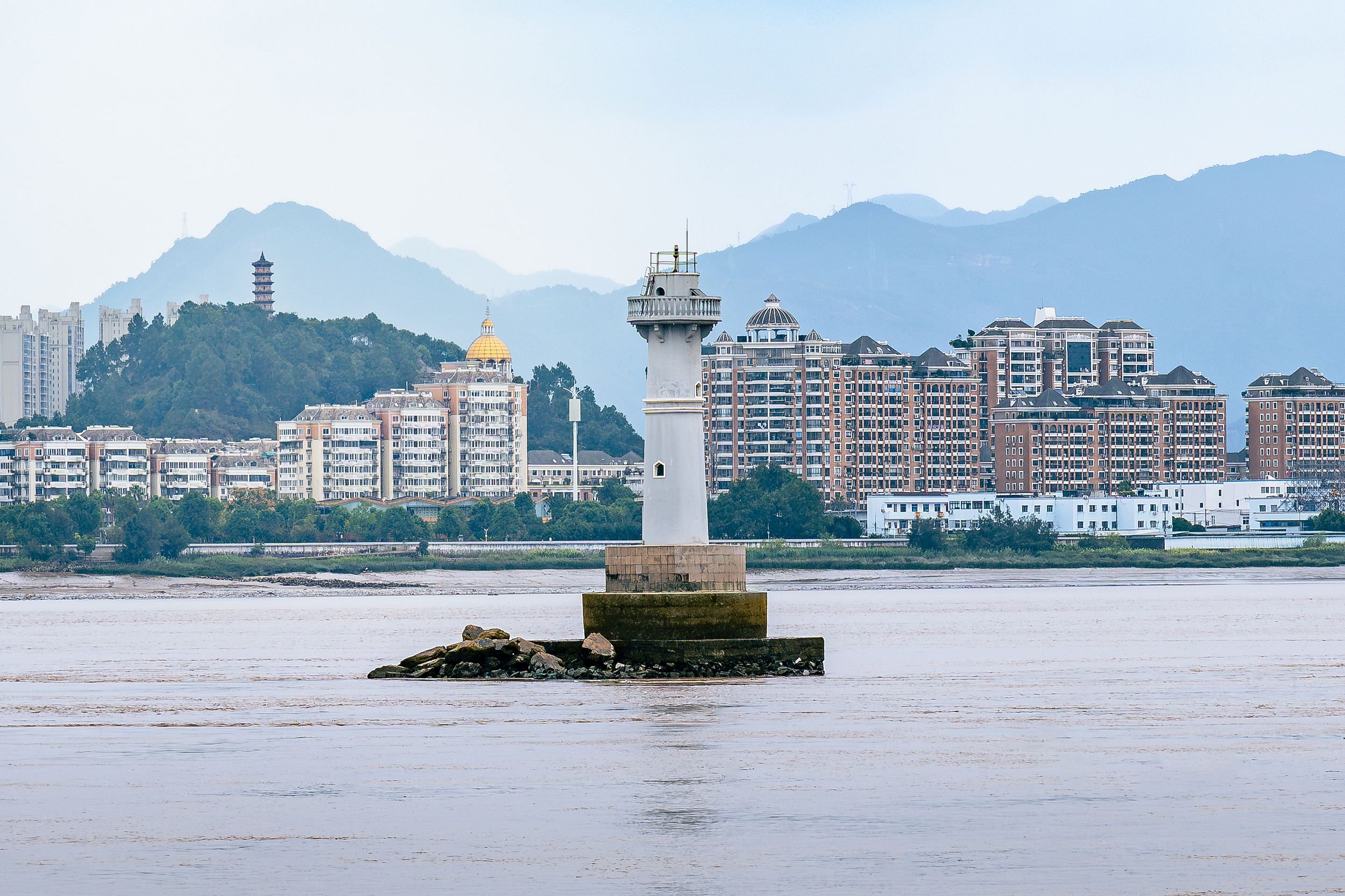 闻“风”而动！浙江各地严阵以待 全力防御台风