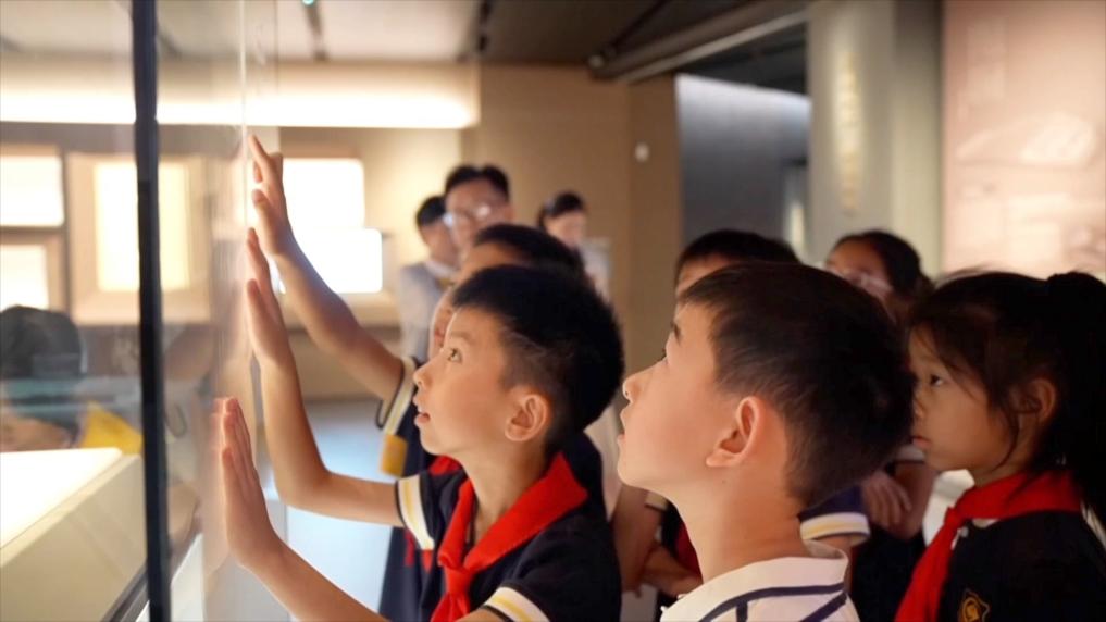 新华视点｜多元文旅绘就暑期画卷 夏日经济点燃消费热潮