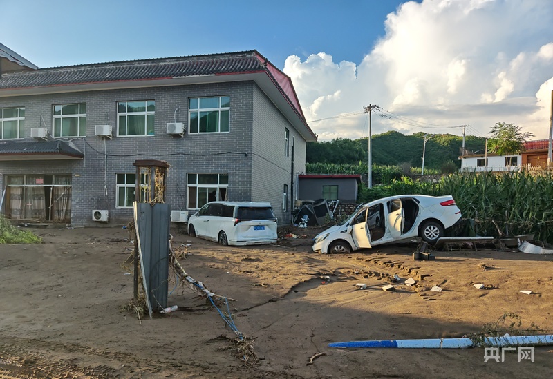 雨霁抢通“生命线”：徒步3小时，挺进“孤岛”碾子湾