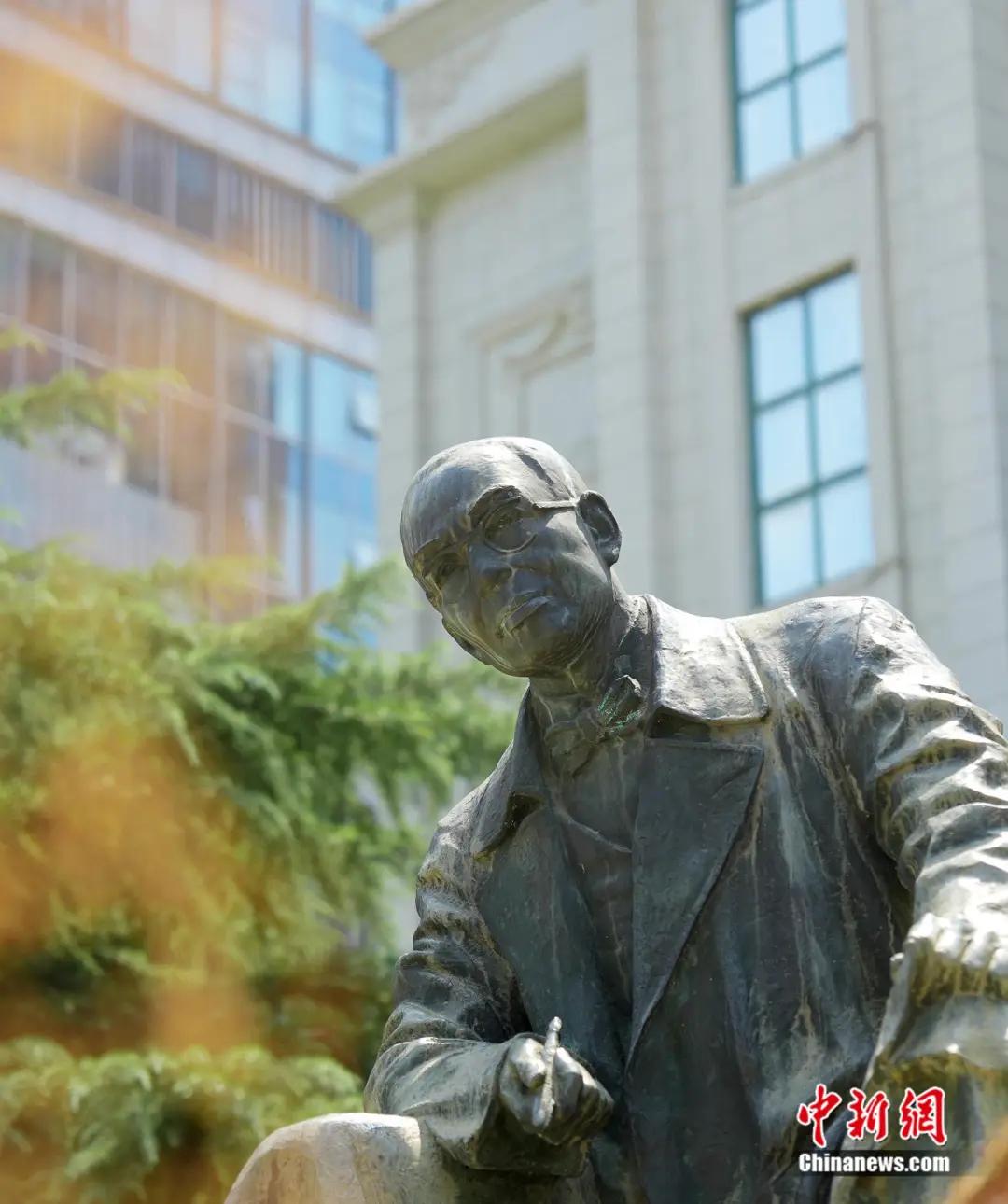 烽火武汉：一群文人如何用笔墨筑起抗战长城？