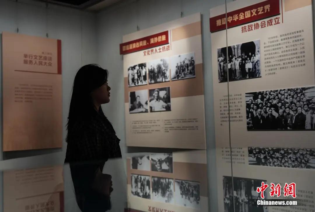 烽火武汉：一群文人如何用笔墨筑起抗战长城？