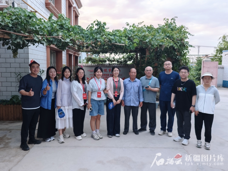 新疆高质量发展图鉴：烟火人间奋斗劲