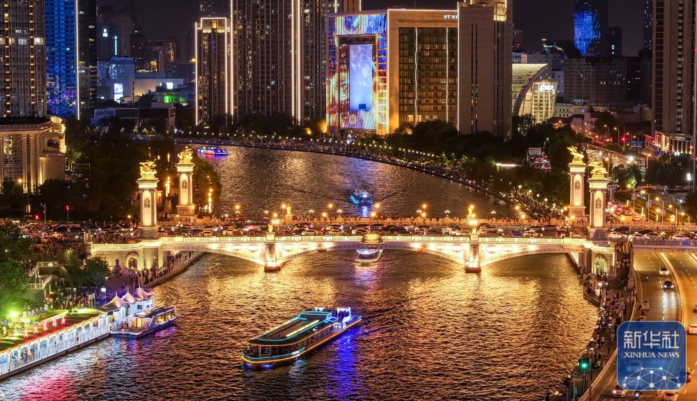 飞阅中国｜津彩夜空 光耀海河
