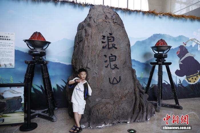 《浪浪山小妖怪》主题展引游人打卡